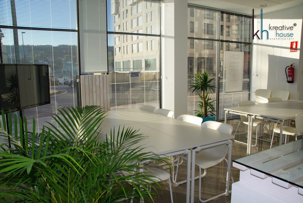 Modern Office Interior Design Ideas-Stylish office space designs by interior designers